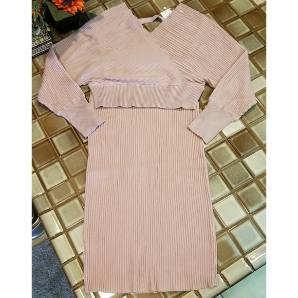 ❗ONE LEFT❗🆕️ 2 Piece Off Shoulder Sweater Dress💞 - Picture 4 of 8
